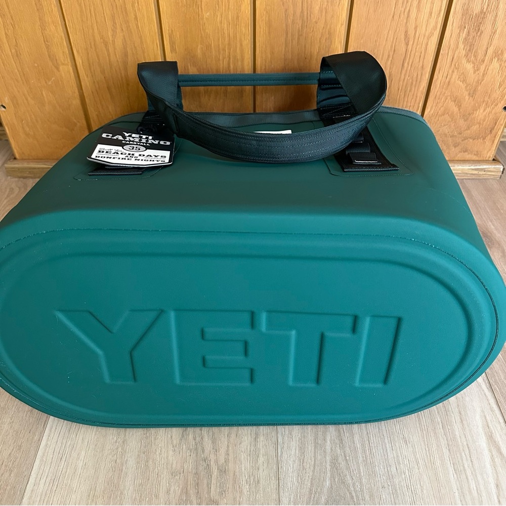 ⭐️NWT YETI CAMINO 35 - Black Forest Green - Picture 7 of 7